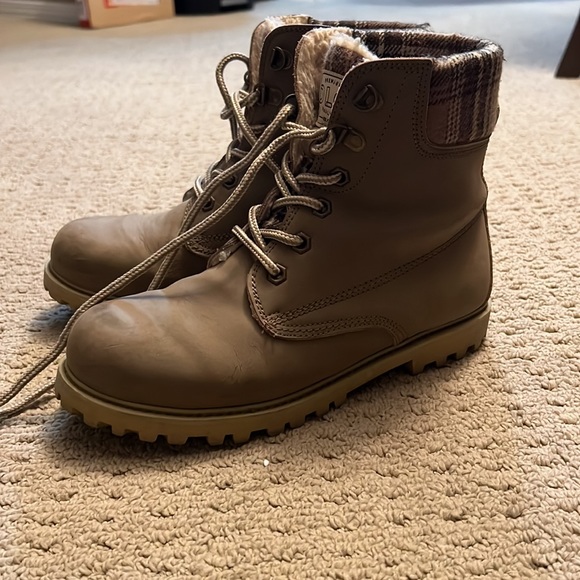 DLG Camel to Green Boot with Plaid Style on Back - Picture 7 of 8